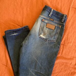 VINTAGE wranglers 32x30. Fits like a size 29